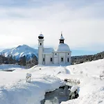The Seefeld Retreat - Family Friendly - Mountain Views 度假居 蒂罗尔-泽费尔德